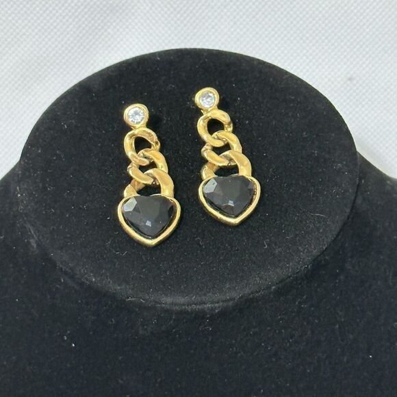 Unsigned Black Heart Gold Tone Chunky Chain Dangle Drop Earrings Pierced 80s 90s - Picture 1 of 9